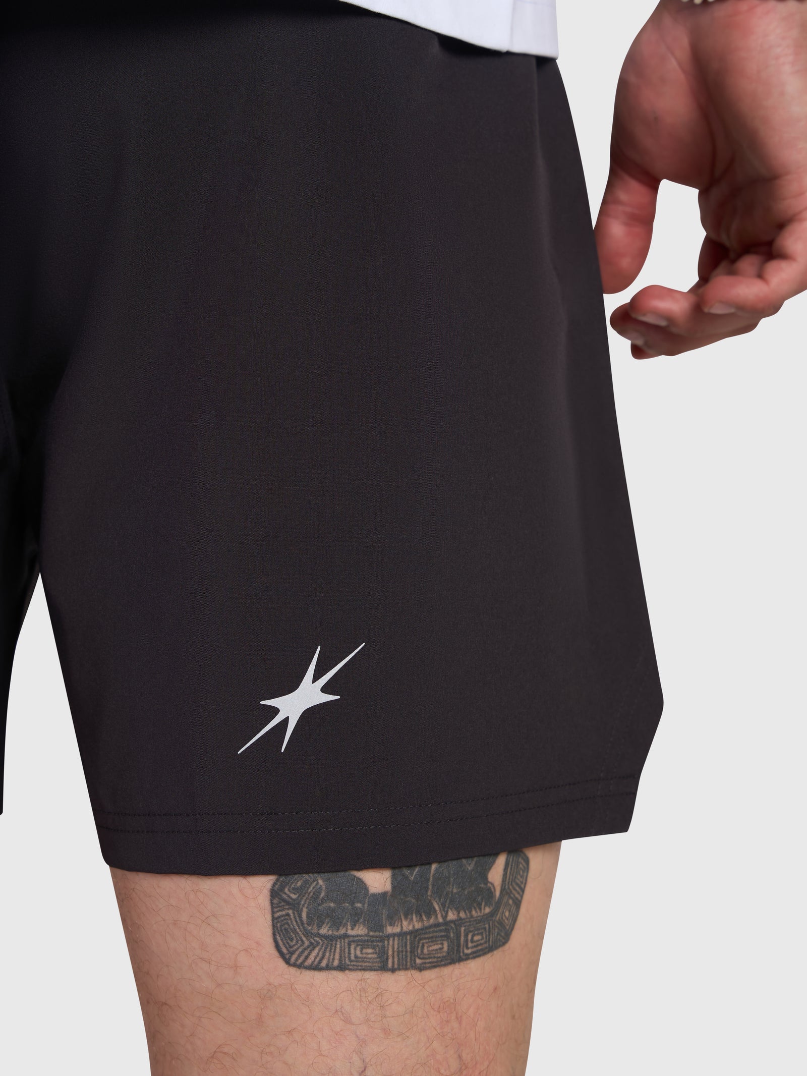 Confidence V2 4-Inch Tech Shorts - Black/White